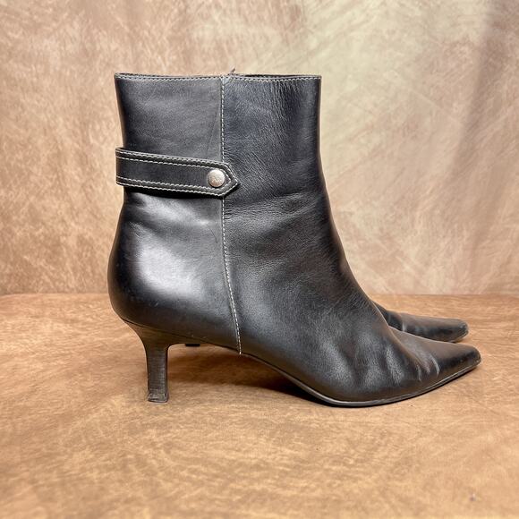 AK Anne Klein iFlex Claude Ankle Boot Kitten Heel Black Leather Pointed Toe Y2K - Picture 1 of 12